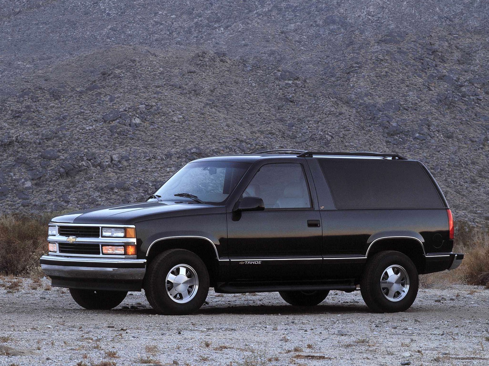 Chevrolet Tahoe photo 3