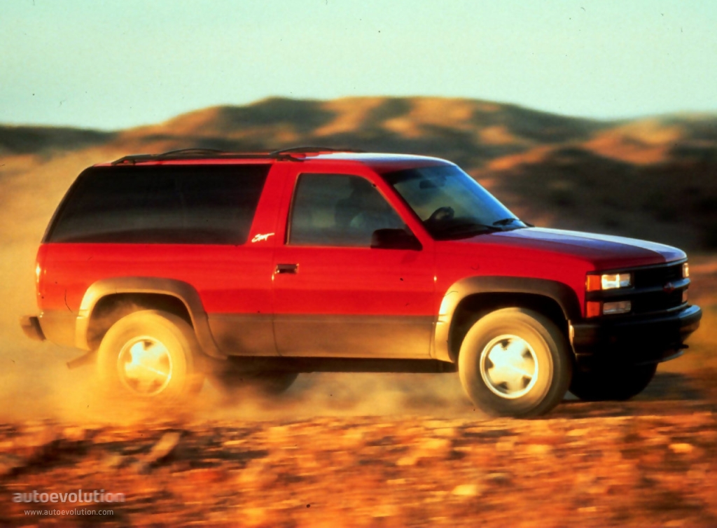 Chevrolet Tahoe photo 2