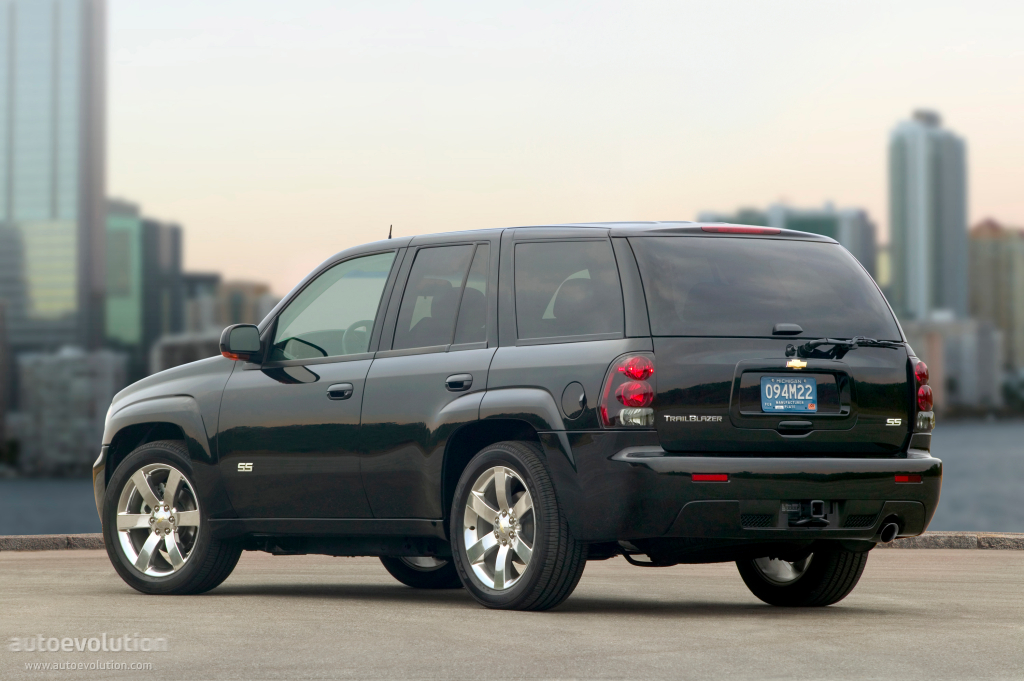 Chevrolet Trailblazer photo 2