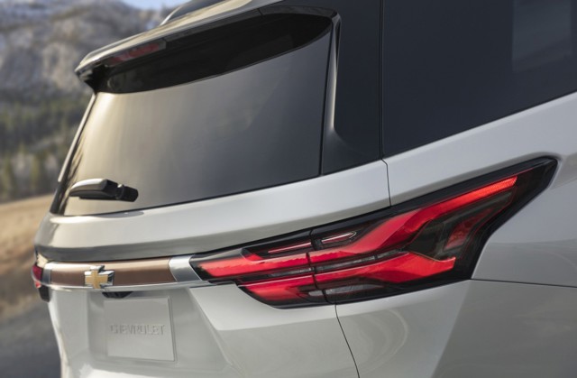 Chevrolet Traverse photo 2