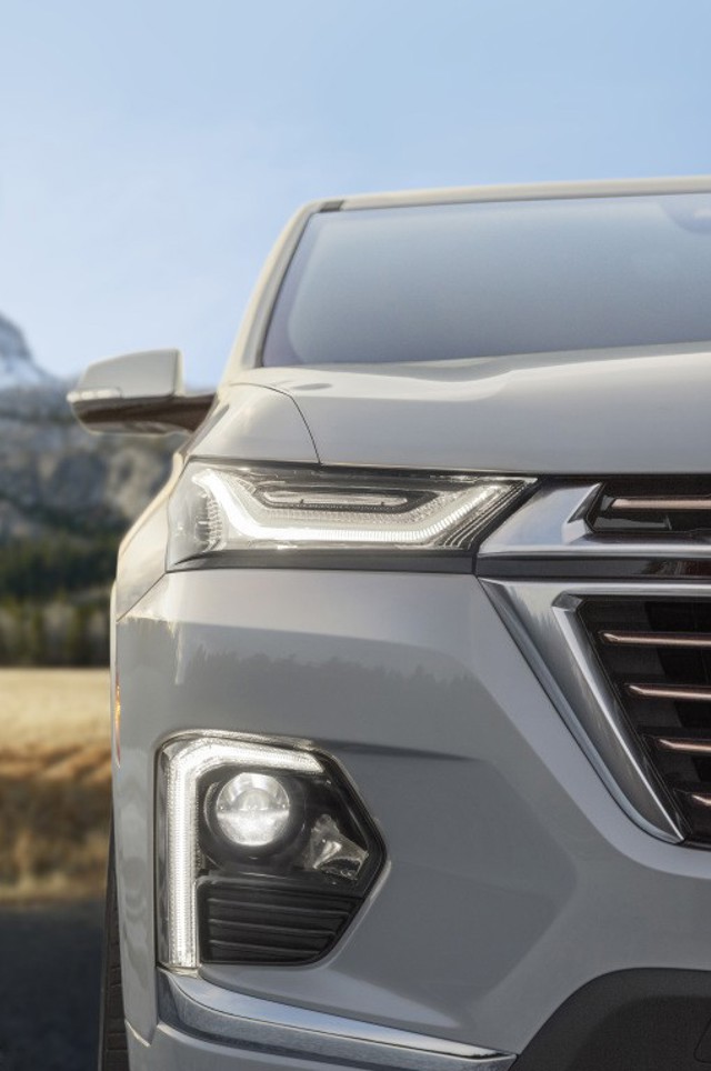 Chevrolet Traverse photo 3