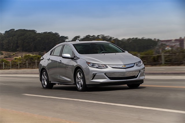 Chevrolet Volt photo 12