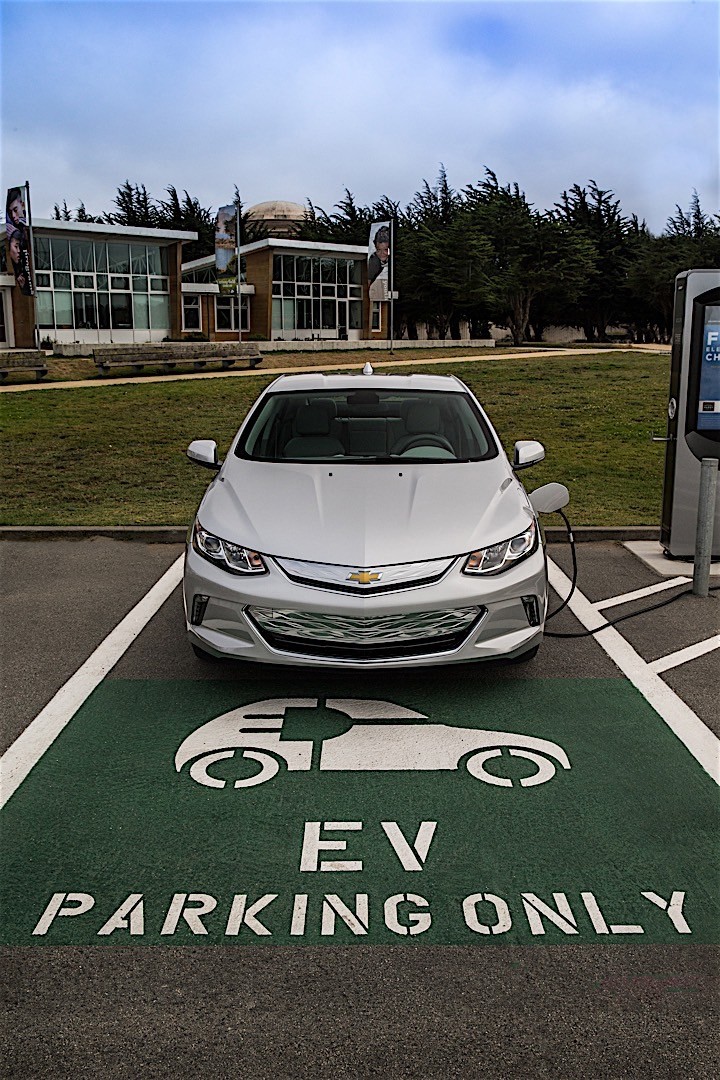 Chevrolet Volt photo 13