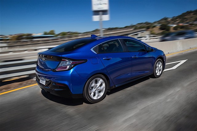 Chevrolet Volt photo 16