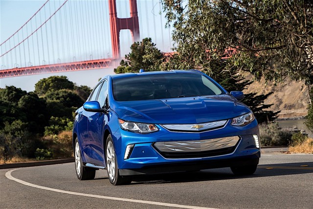 Chevrolet Volt photo 18