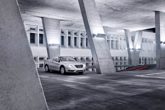 Chrysler 200 Convertible photo 23