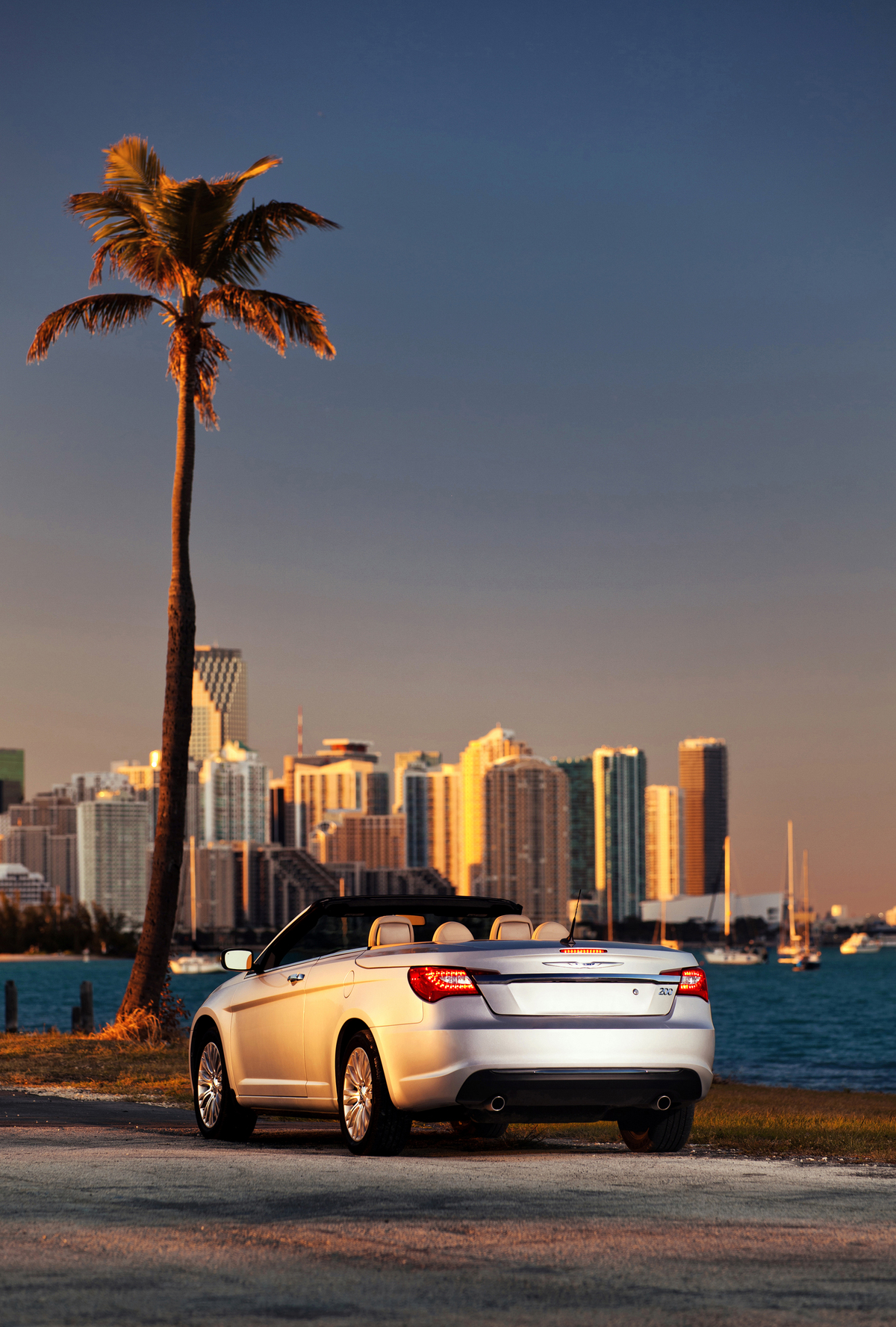 Chrysler 200 Convertible photo 15