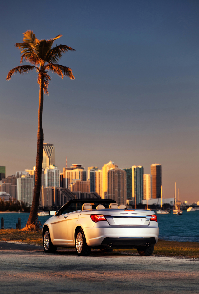 Chrysler 200 Convertible photo 15
