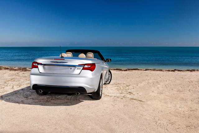 Chrysler 200 Convertible photo 19