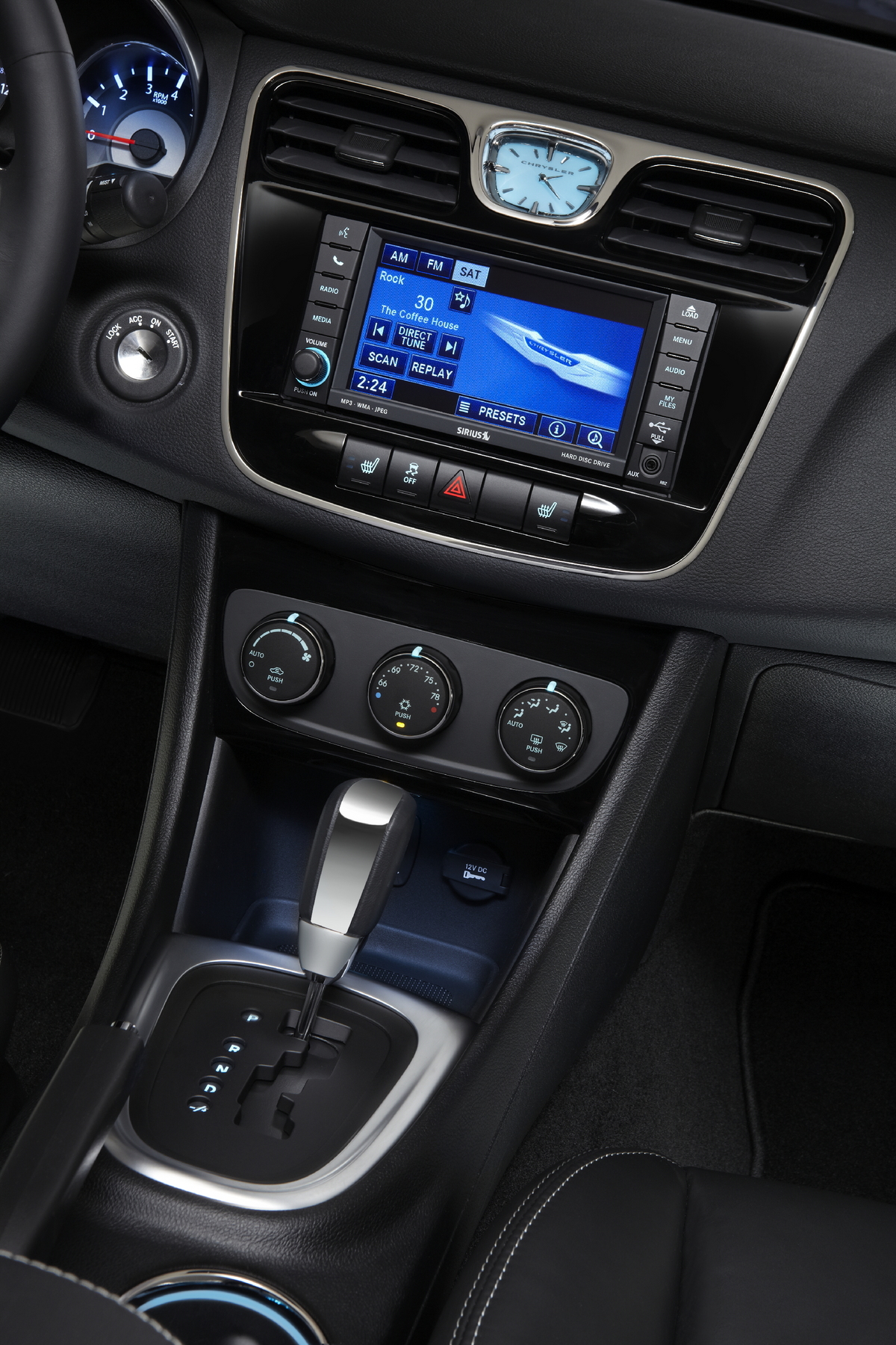 Chrysler 200 Convertible photo 24