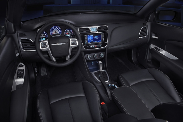 Chrysler 200 Convertible photo 26