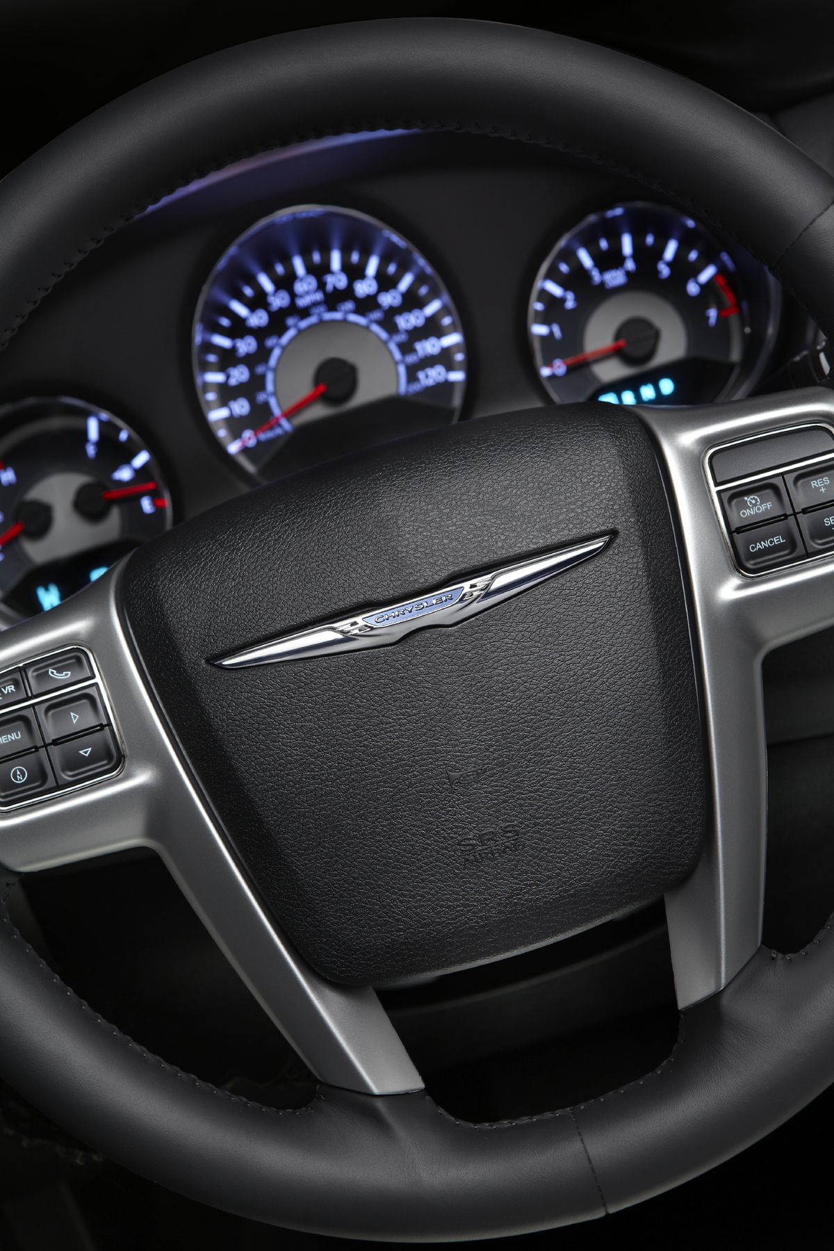 Chrysler 200 Convertible photo 27