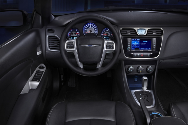 Chrysler 200 Convertible photo 28