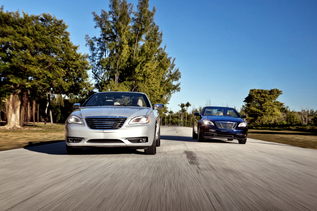 Chrysler 200 Convertible photo 4