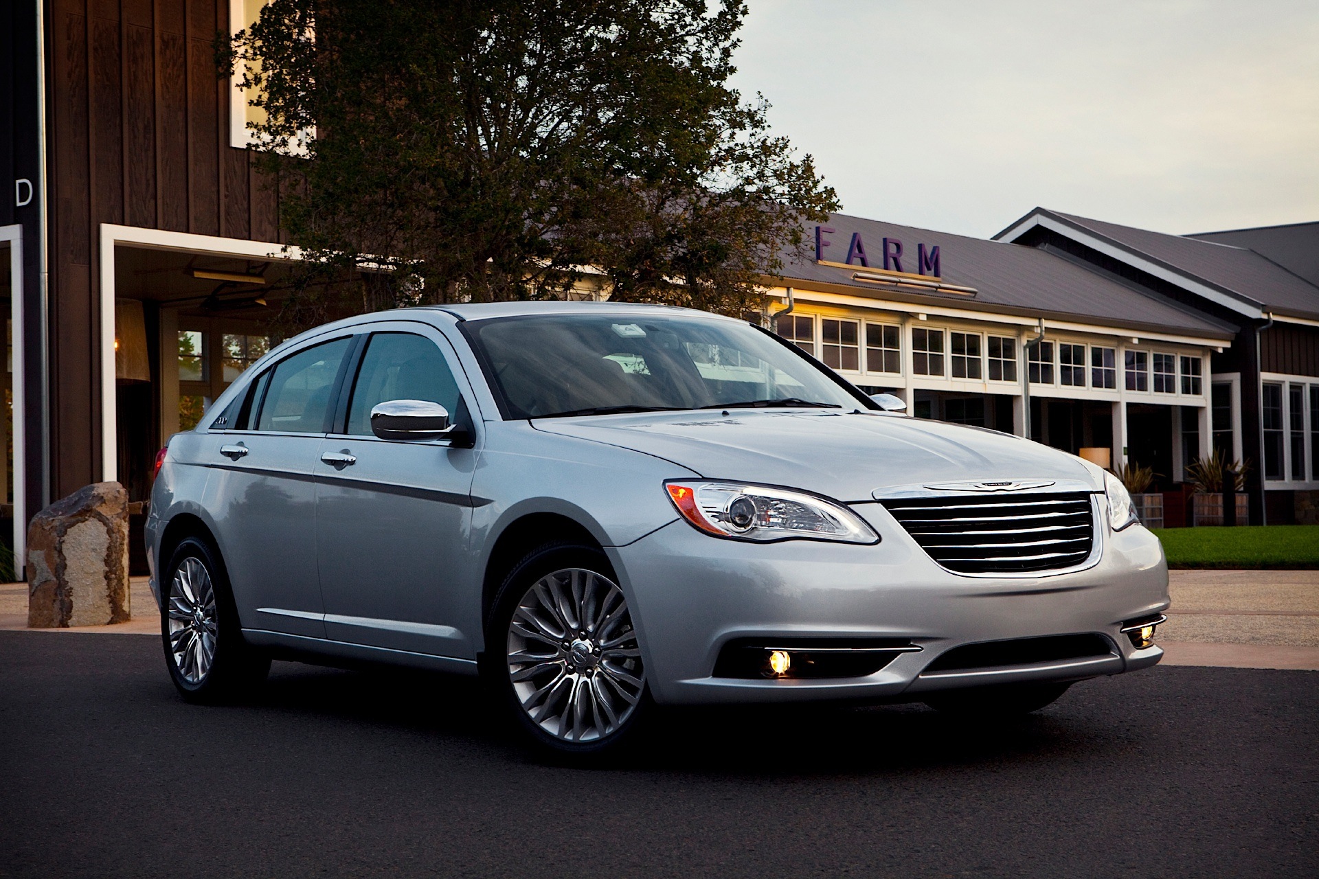 Chrysler 200 photo 21