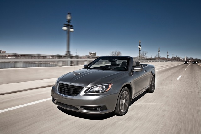 Chrysler 200 photo 25