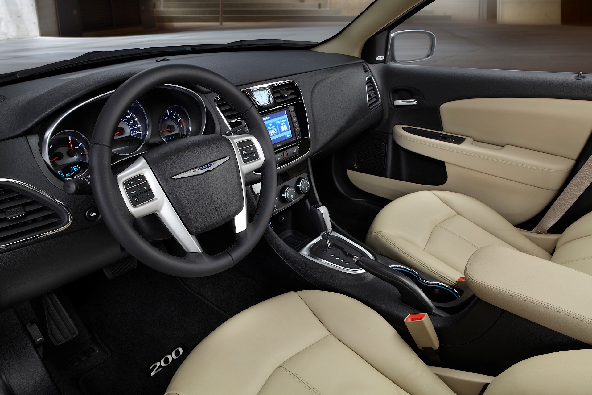 Chrysler 200 photo 54