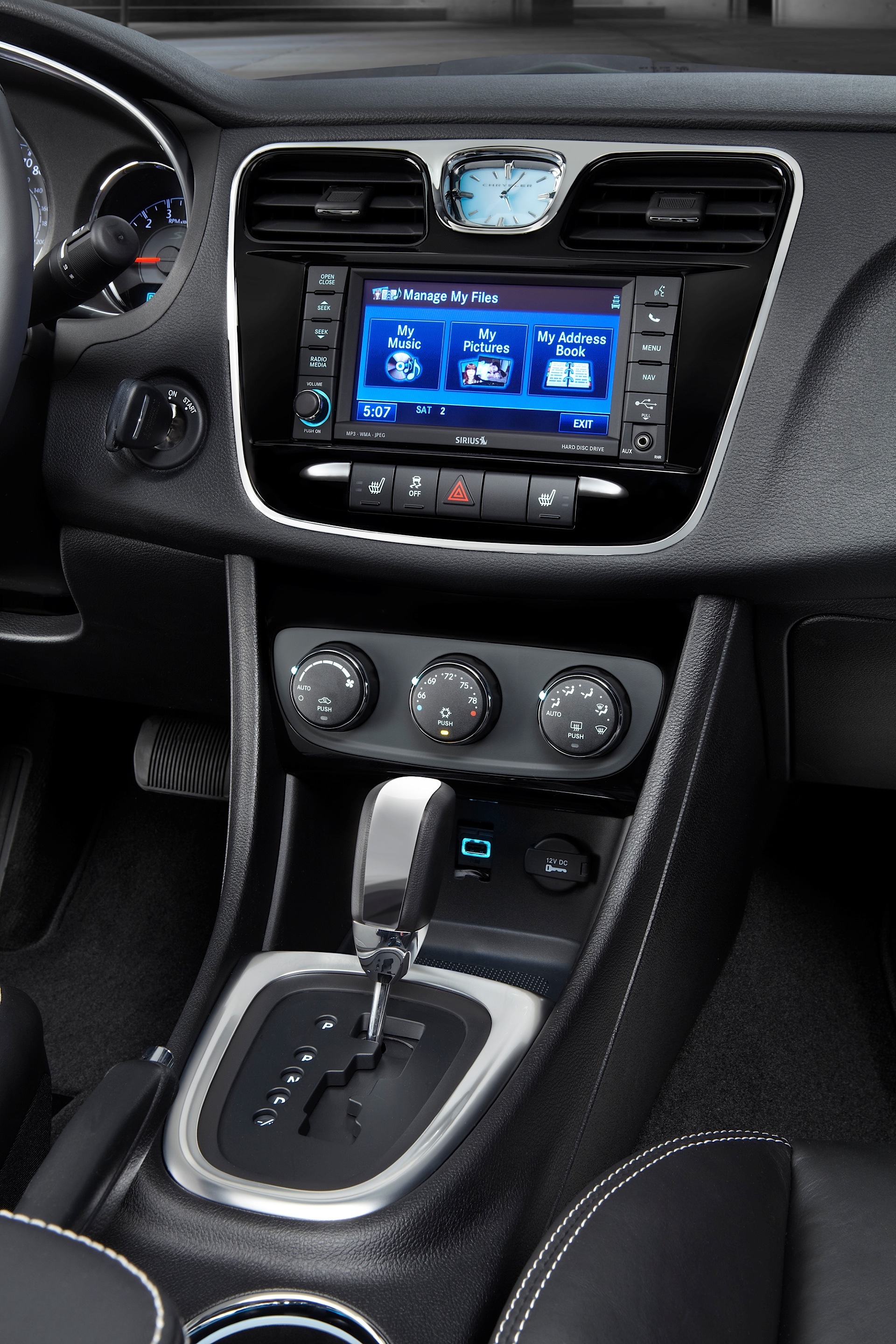 Chrysler 200 photo 56