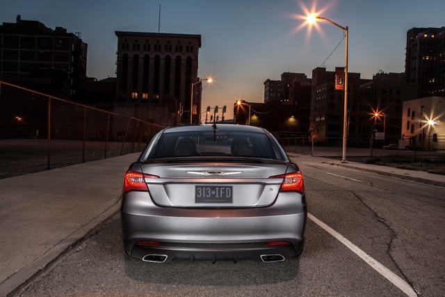 Chrysler 200 photo 39
