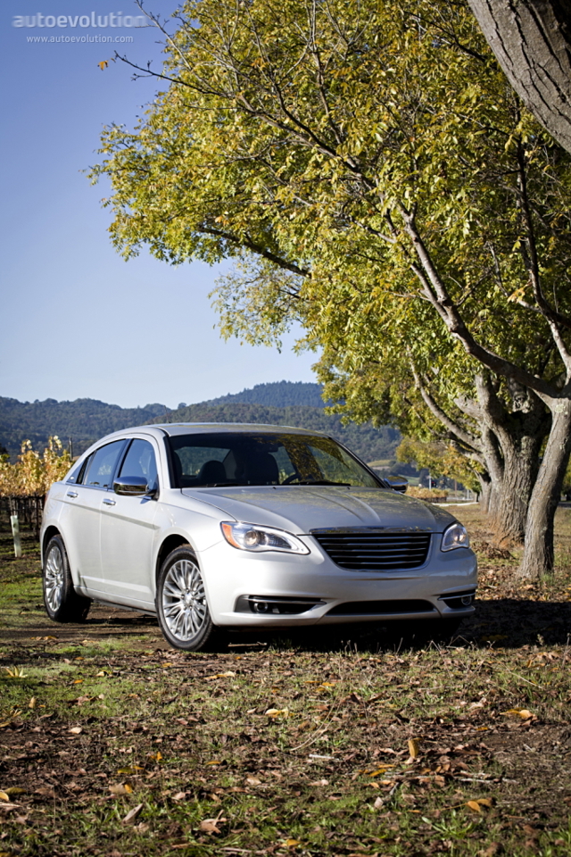Chrysler 200 photo 18