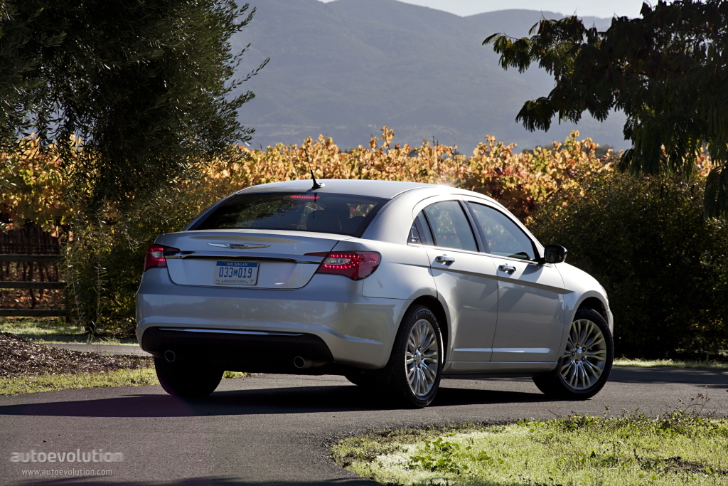 Chrysler 200 photo 19