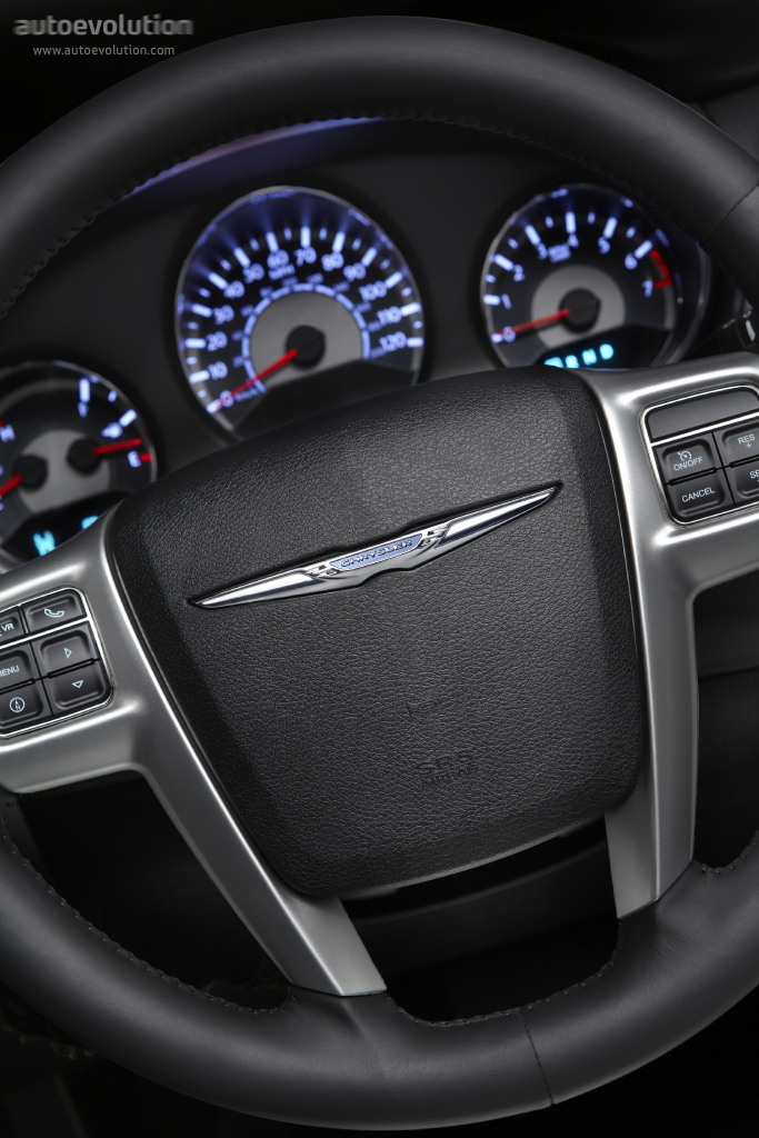 Chrysler 200 photo 49