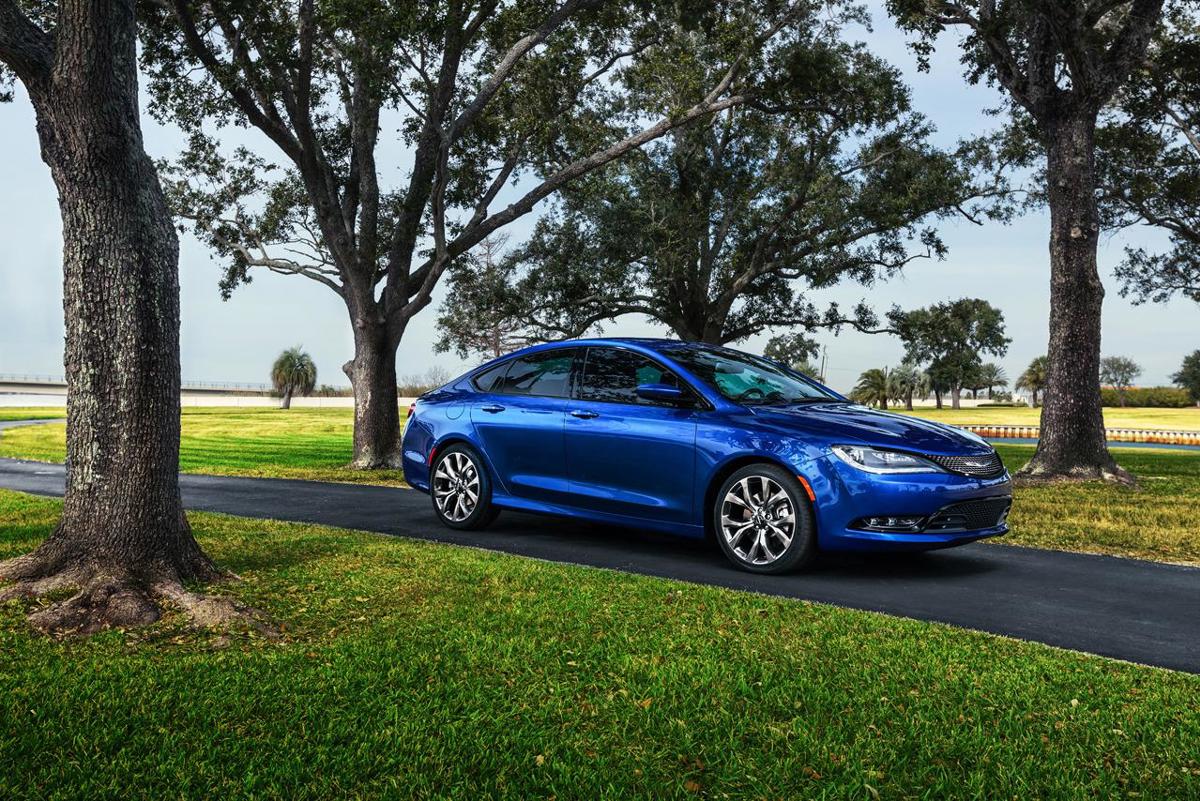 Chrysler CHRYSLER 200 3.6L V6 6AT FWD (278 HP)