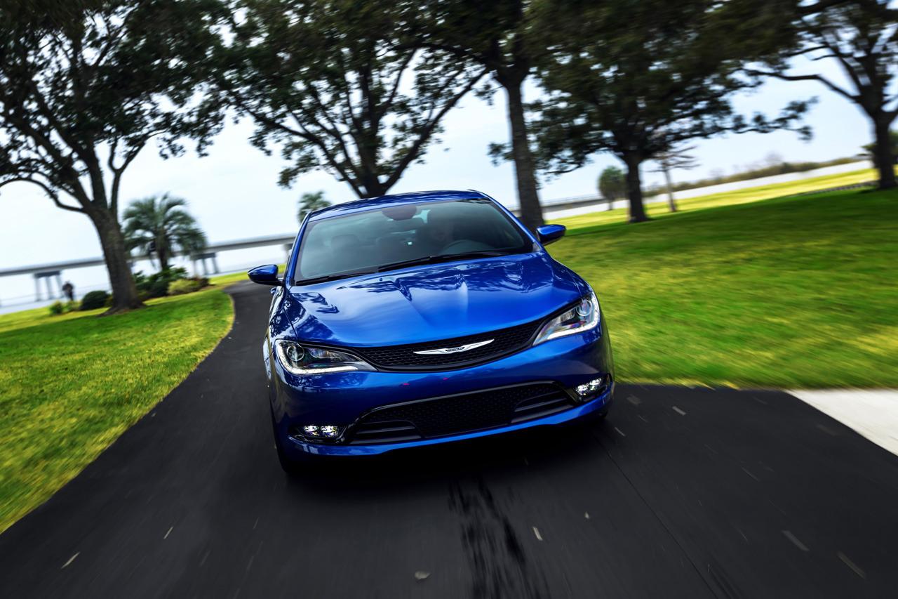 Chrysler 200 photo 10