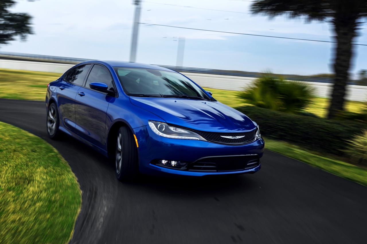 Chrysler 200 photo 13