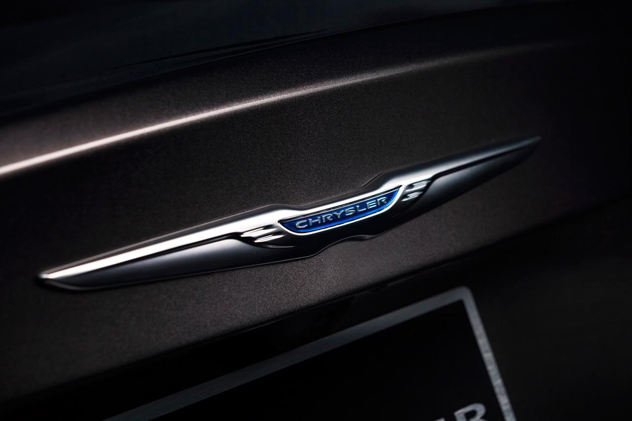 Chrysler 200 photo 15