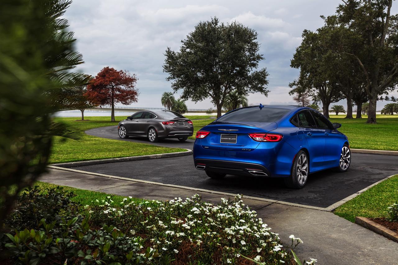 Chrysler 200 photo 23