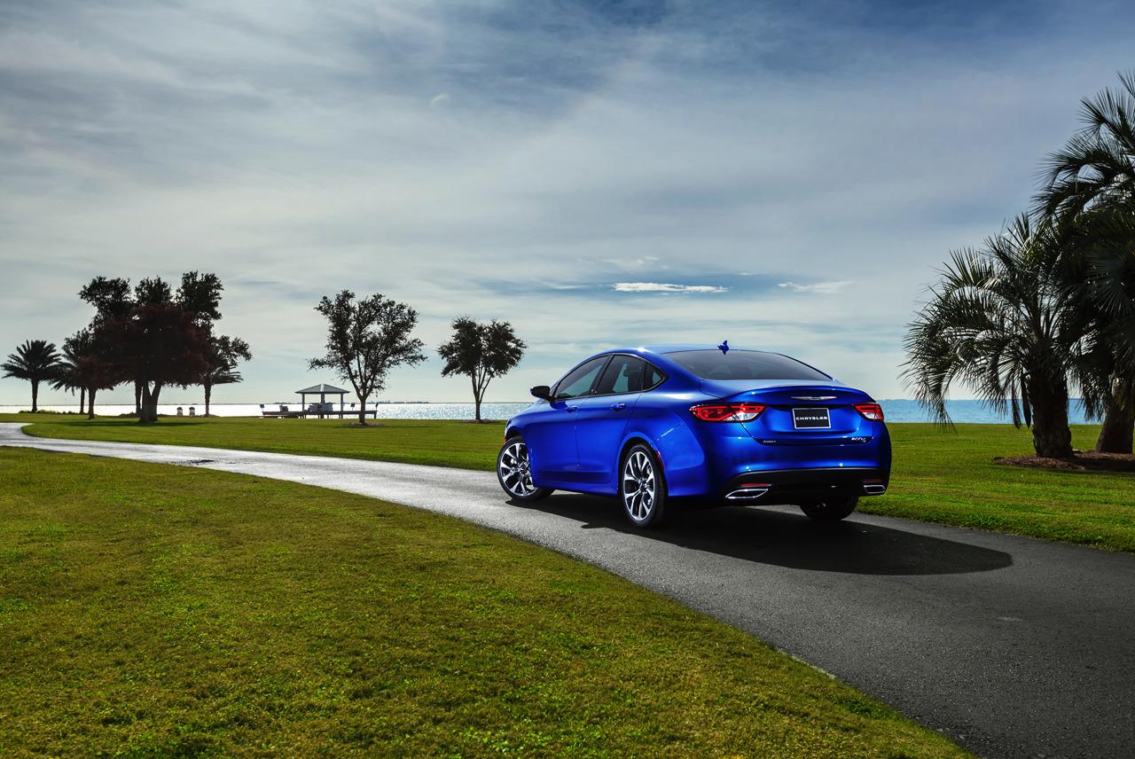 Chrysler 200 photo 27