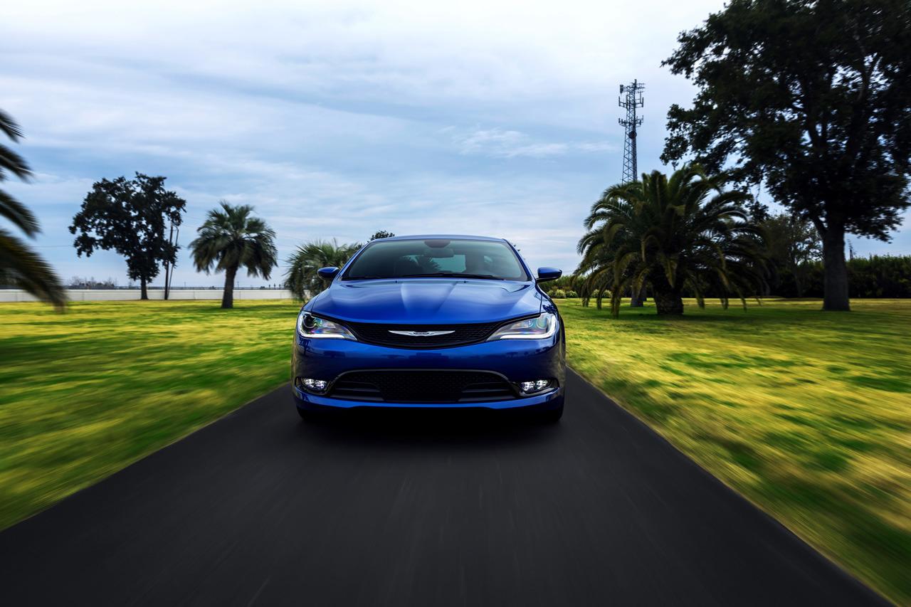 Chrysler 200 photo 28