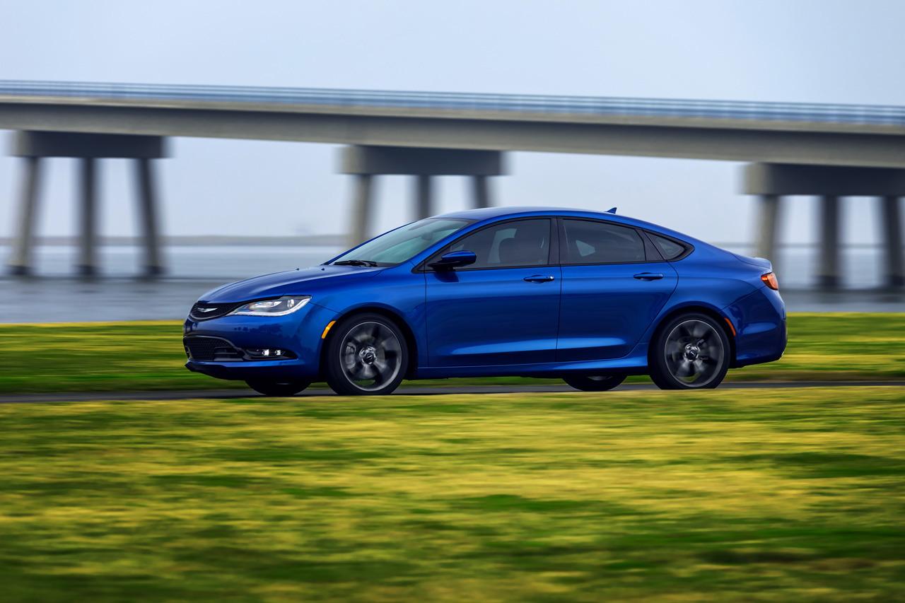Chrysler 200 photo 39