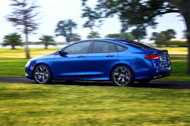 Chrysler 200 photo 40