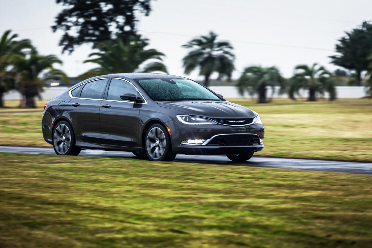 Chrysler 200 photo 46