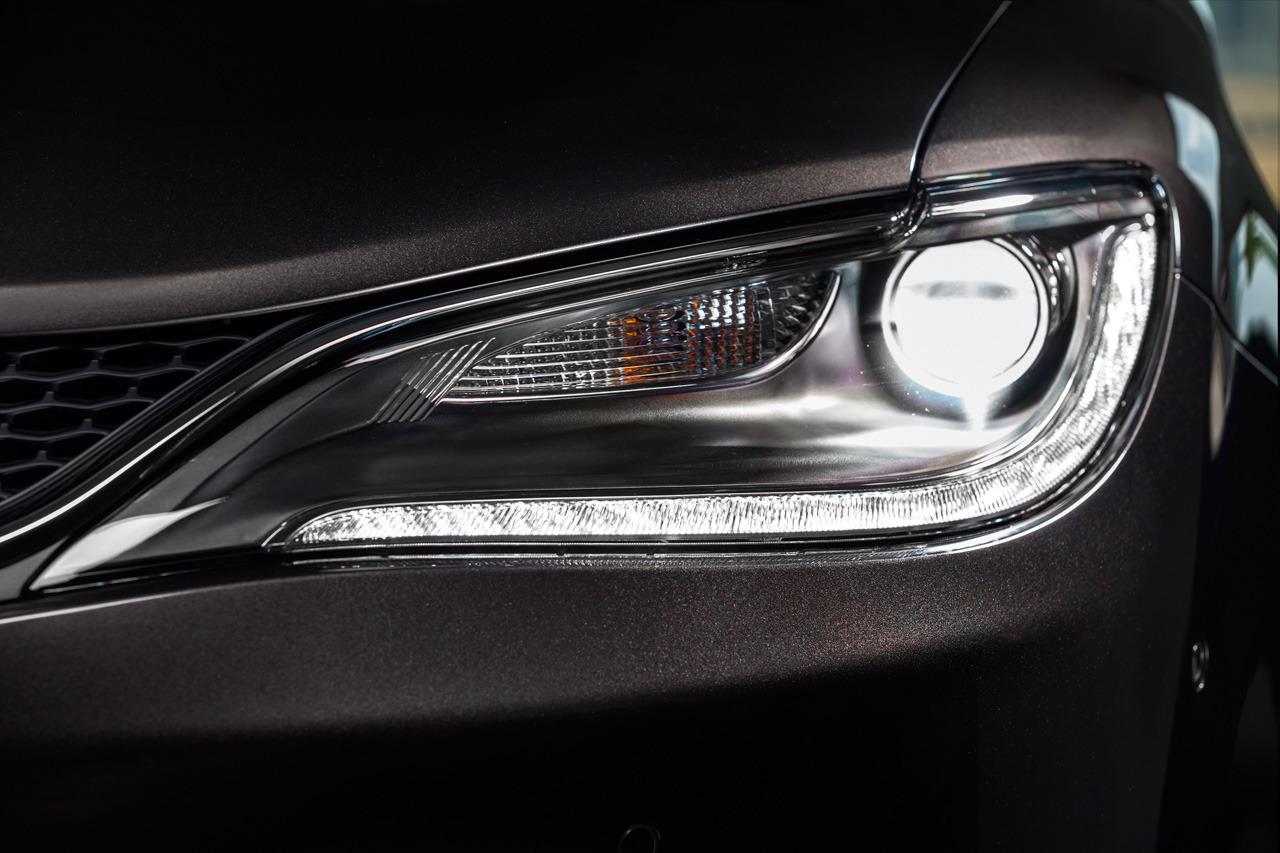 Chrysler 200 photo 47