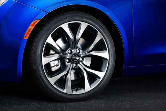 Chrysler 200 photo 52