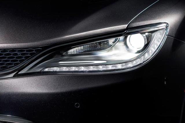 Chrysler 200 photo 60