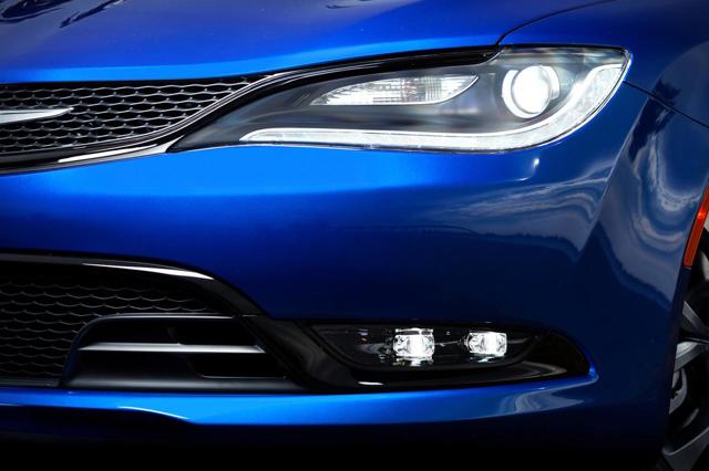 Chrysler 200 photo 65