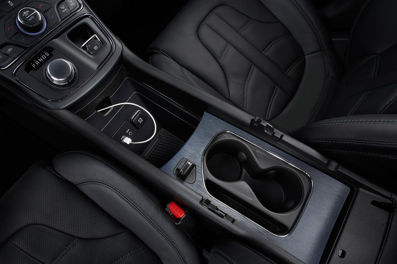 Chrysler 200 photo 71