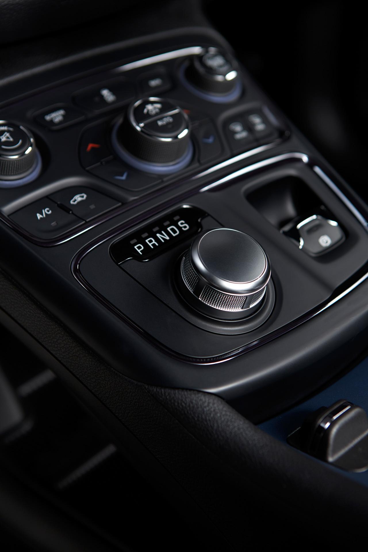 Chrysler 200 photo 72