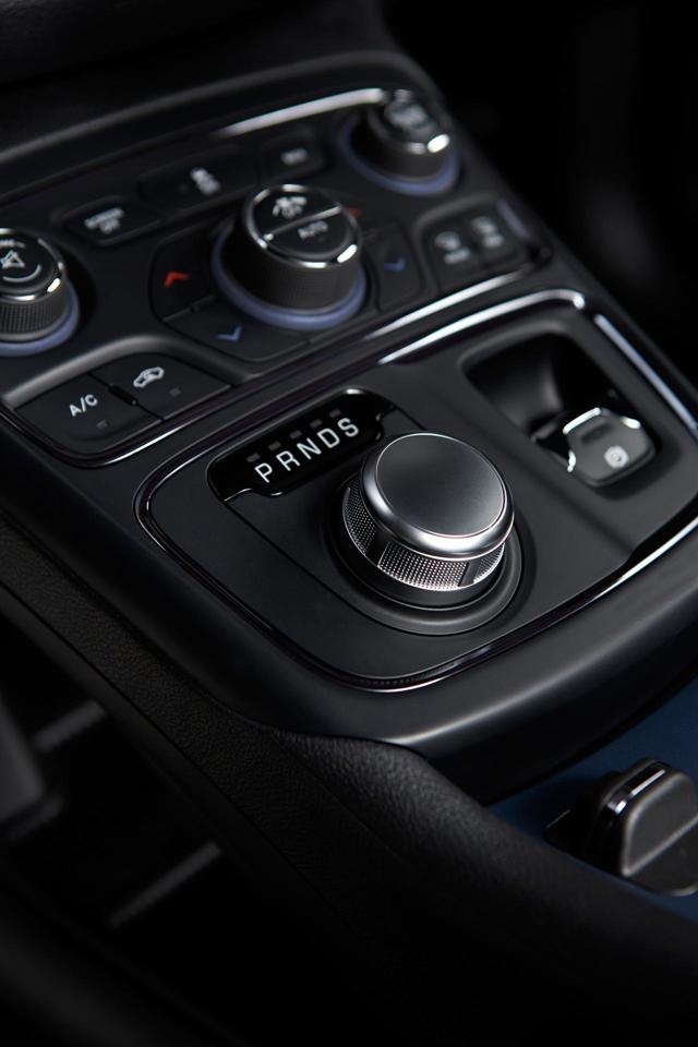 Chrysler 200 photo 72