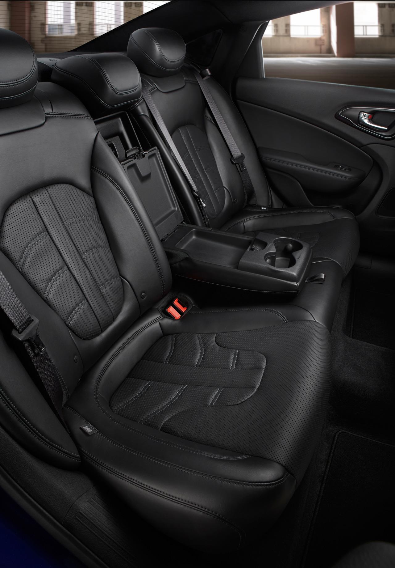 Chrysler 200 photo 77