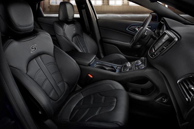 Chrysler 200 photo 78