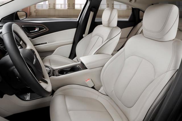 Chrysler 200 photo 82