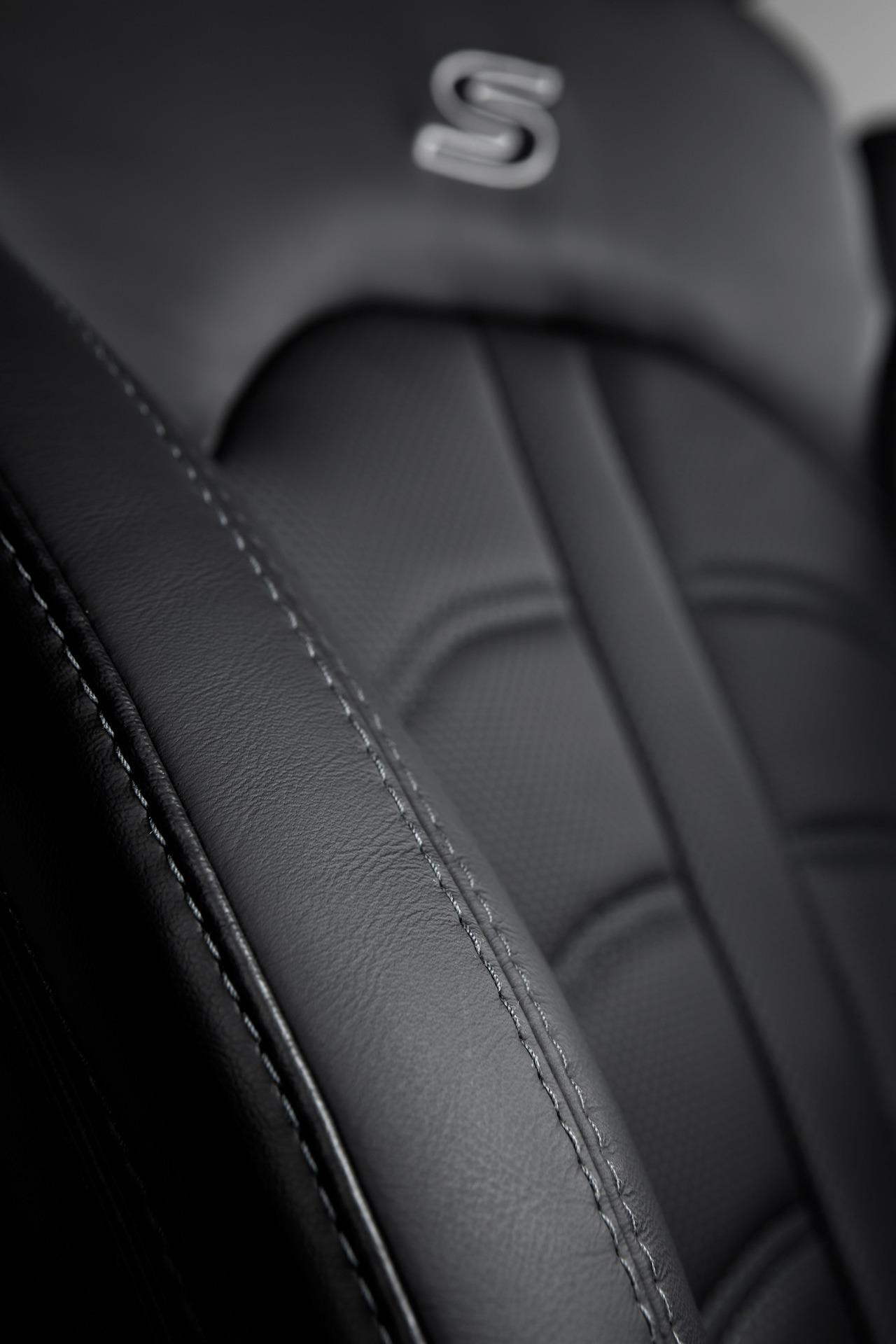 Chrysler 200 photo 86