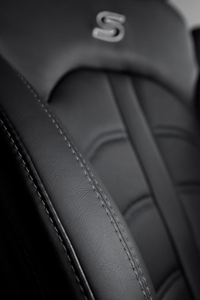Chrysler 200 photo 86