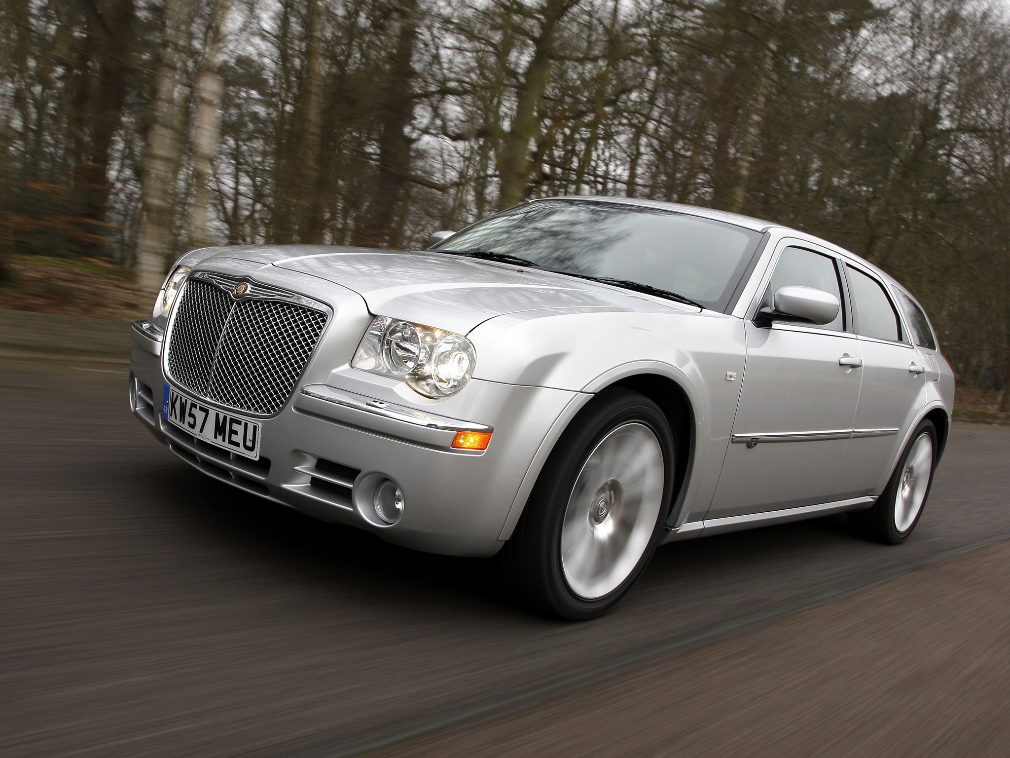 Chrysler 300C Touring photo 12