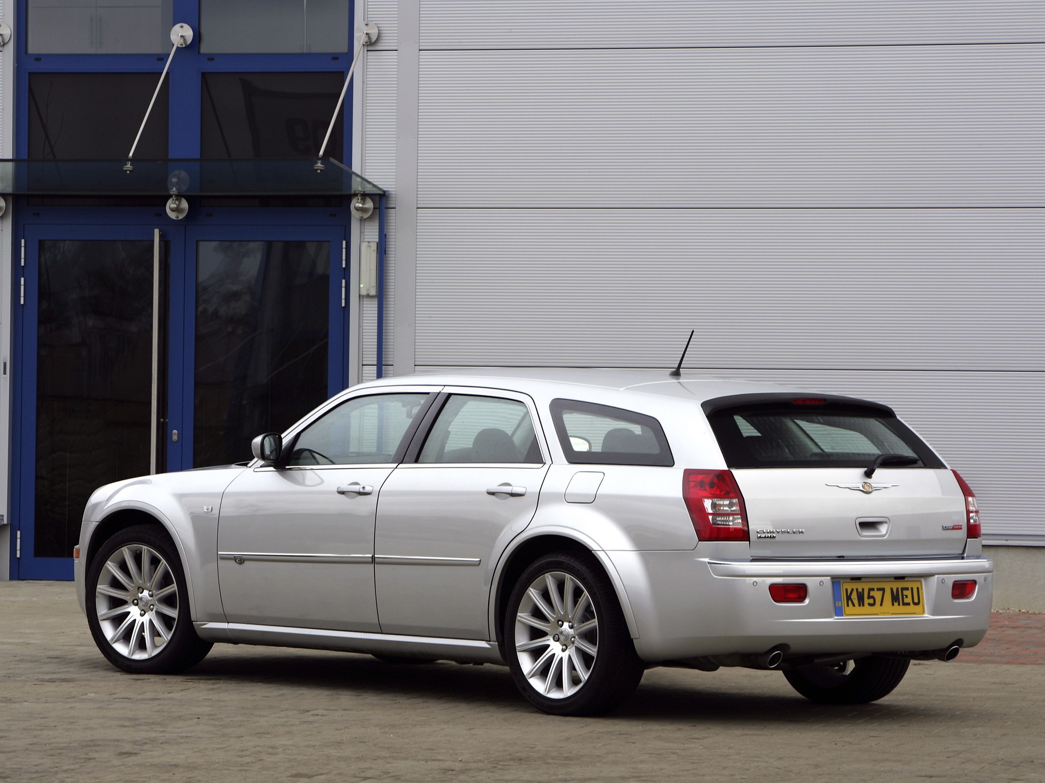 Chrysler 300C Touring photo 17